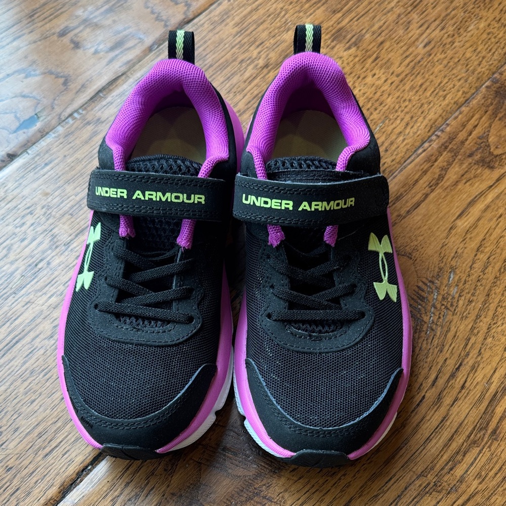 Under Armour Kids Black & Purple Sneakers (2Y)
